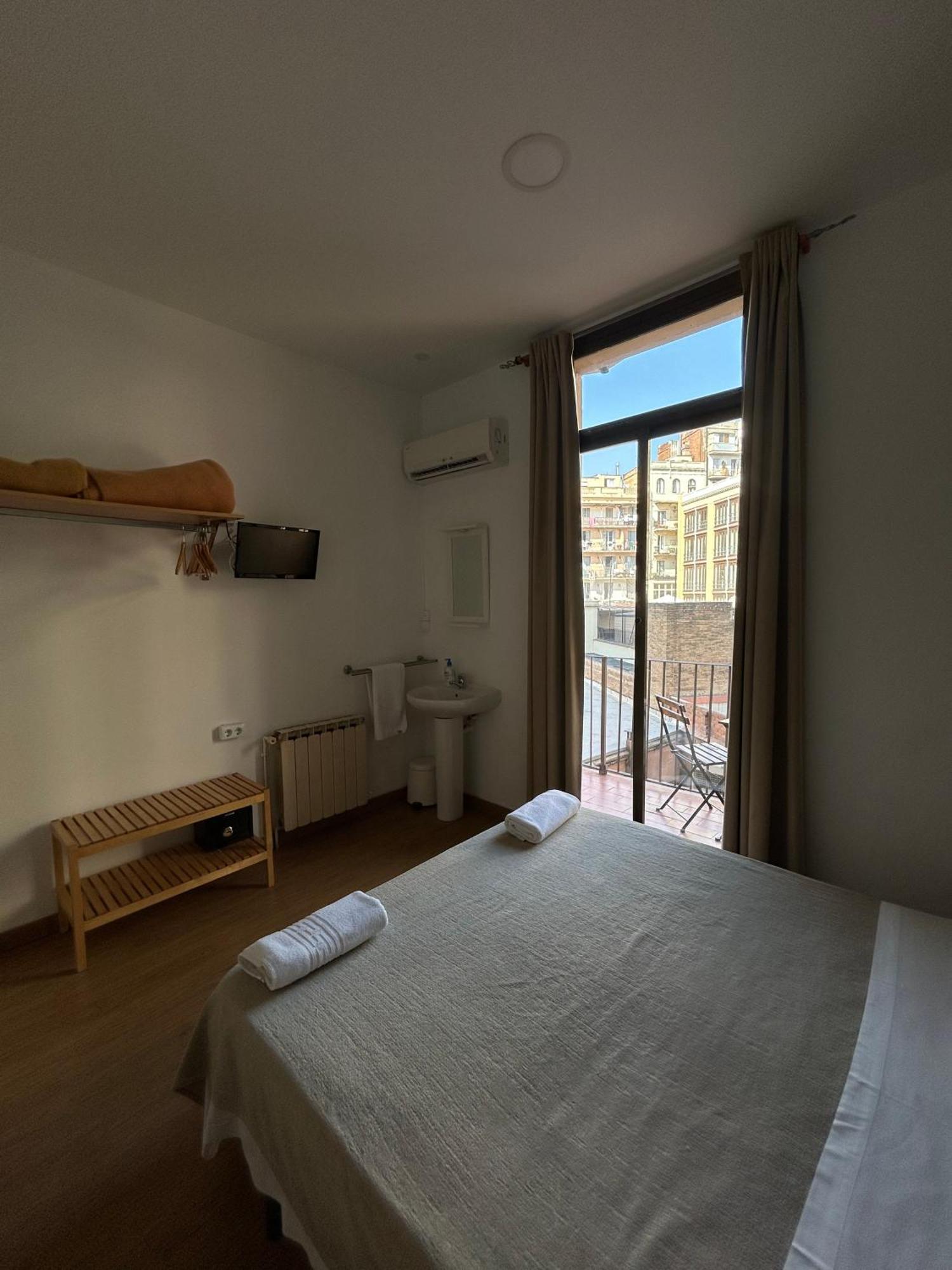 Basic Triple Room